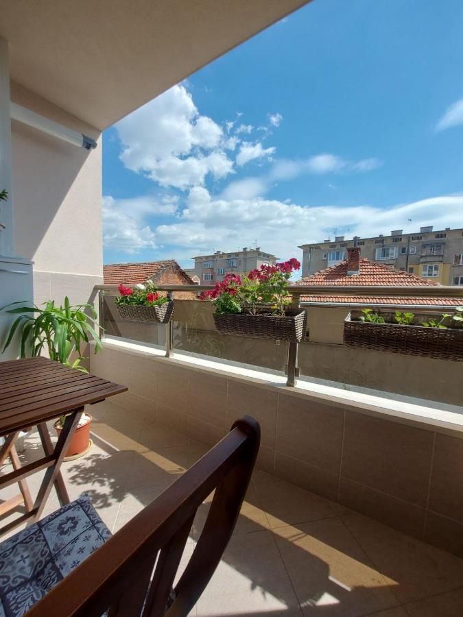 Toni'S Hidden Gem Apartment Kazanlak Exterior photo