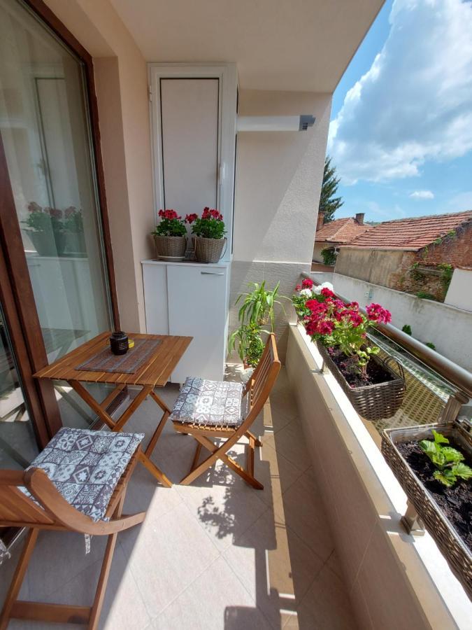 Toni'S Hidden Gem Apartment Kazanlak Exterior photo